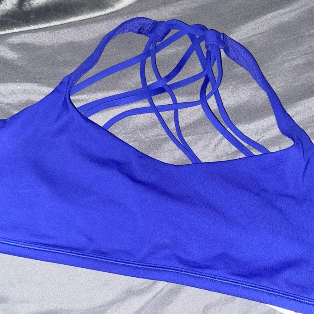 Lululemon new with tags free to be size 10
